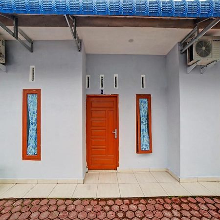 Oyo 90509 Nadia Hotel Pematangsiantar Esterno foto